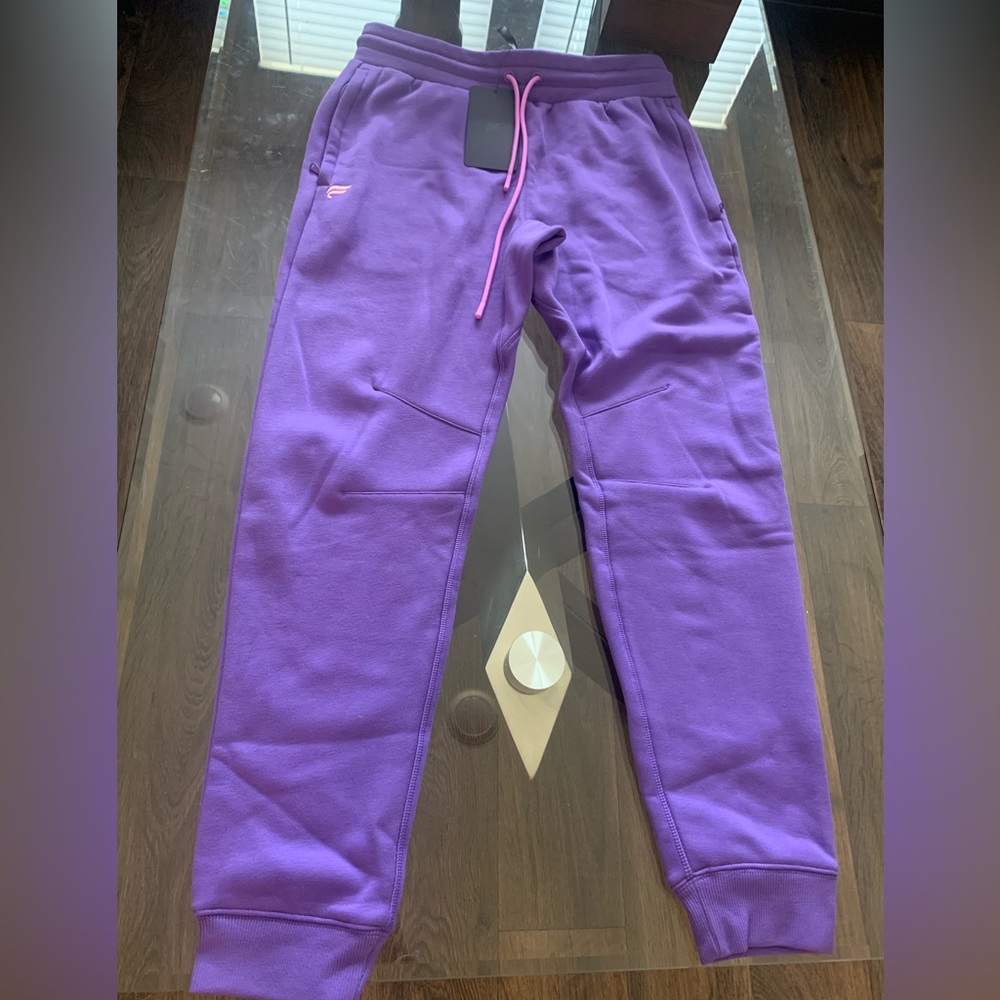 Fabletics Women’s Purple Jogger Sweatpants